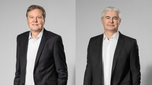 Neuer Vorstandsvorsitzender für die Symrise AG - Dr. Heinz-Jürgen Bertram (l.) übergibt den Vorstandsvorsitz der Symrise AG an Dr. Jean-Yves Parisot (r.) - Quelle: Symrise AG